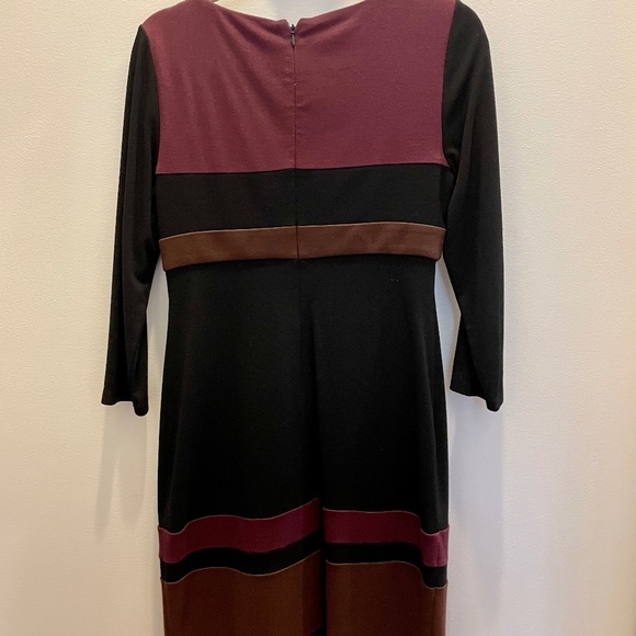 Fabulous color blocked  dress - Picture 2 of 3